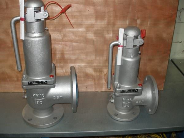 Клапан предохранительный 7с-6-2 Ду80 Ру100 жидкая и газообразная