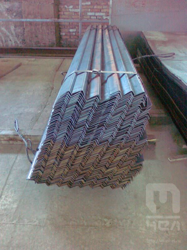 Уголок гнутый не равнополочный 90х70х4 мм сталь ст.0 ГОСТ 19772-93