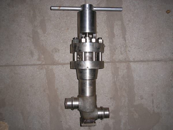 Клапан регулирующий Т-136БМ Ду20 Ру100 жидкая и газообразная